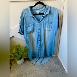 Denim button up shirt! Size Large!